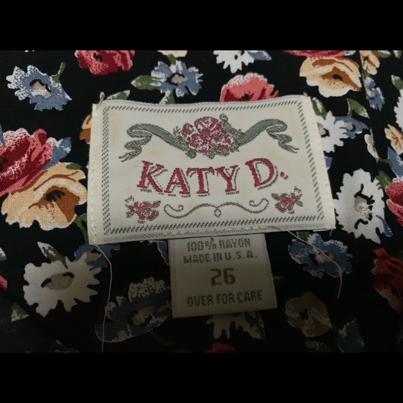 Cute Flowery Dress size 26 - Picture 2 of 3